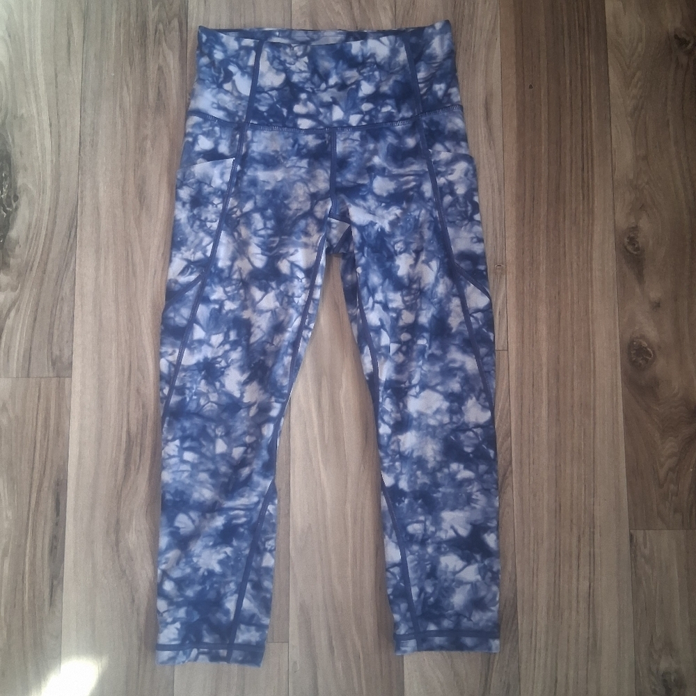 Athleta Blue & White Cropped Capri Pants Yoga Workout Athletic Athleisure XS